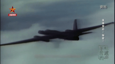 當他講起當年的故事，80多歲的妻子眼中滿(mǎn)是崇拜的目光-云南能投軍創(chuàng  )產(chǎn)業(yè)投資有限公司