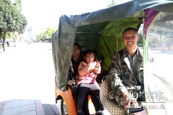 中國退役軍人張明洪：三輪車(chē)蹬出的幸福生活和無(wú)愧人生-云南能投軍創(chuàng  )產(chǎn)業(yè)投資有限公司