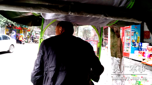 中國退役軍人張明洪：三輪車(chē)蹬出的幸福生活和無(wú)愧人生-云南能投軍創(chuàng  )產(chǎn)業(yè)投資有限公司