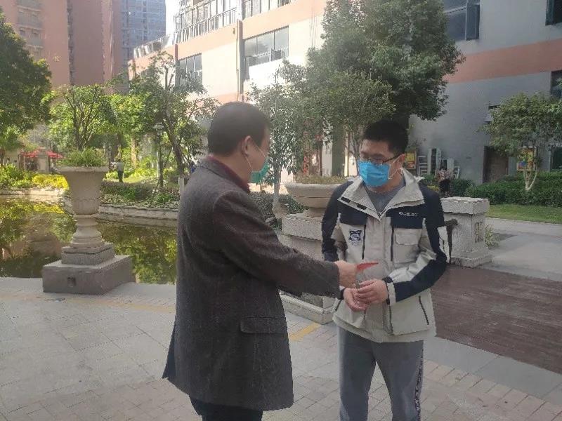 確保赴鄂一線(xiàn)醫護人員子女就近入讀優(yōu)質(zhì)幼兒園 晉江市雙擁辦走訪(fǎng)慰問(wèn)抗疫家屬解難題辦實(shí)事-云南能投軍創(chuàng  )產(chǎn)業(yè)投資有限公司