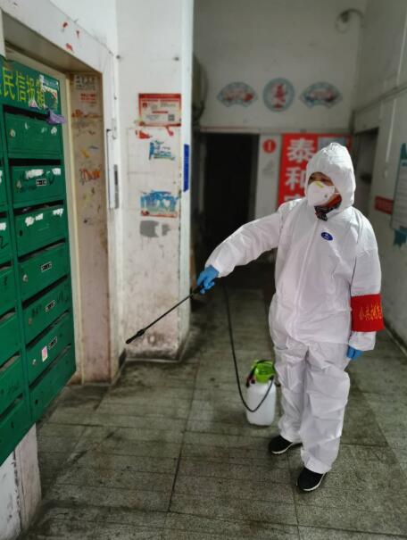 聯(lián)防聯(lián)控 武漢市退役軍人事務(wù)局黨員干部下沉社區戰“疫”一線(xiàn)-云南能投軍創(chuàng  )產(chǎn)業(yè)投資有限公司