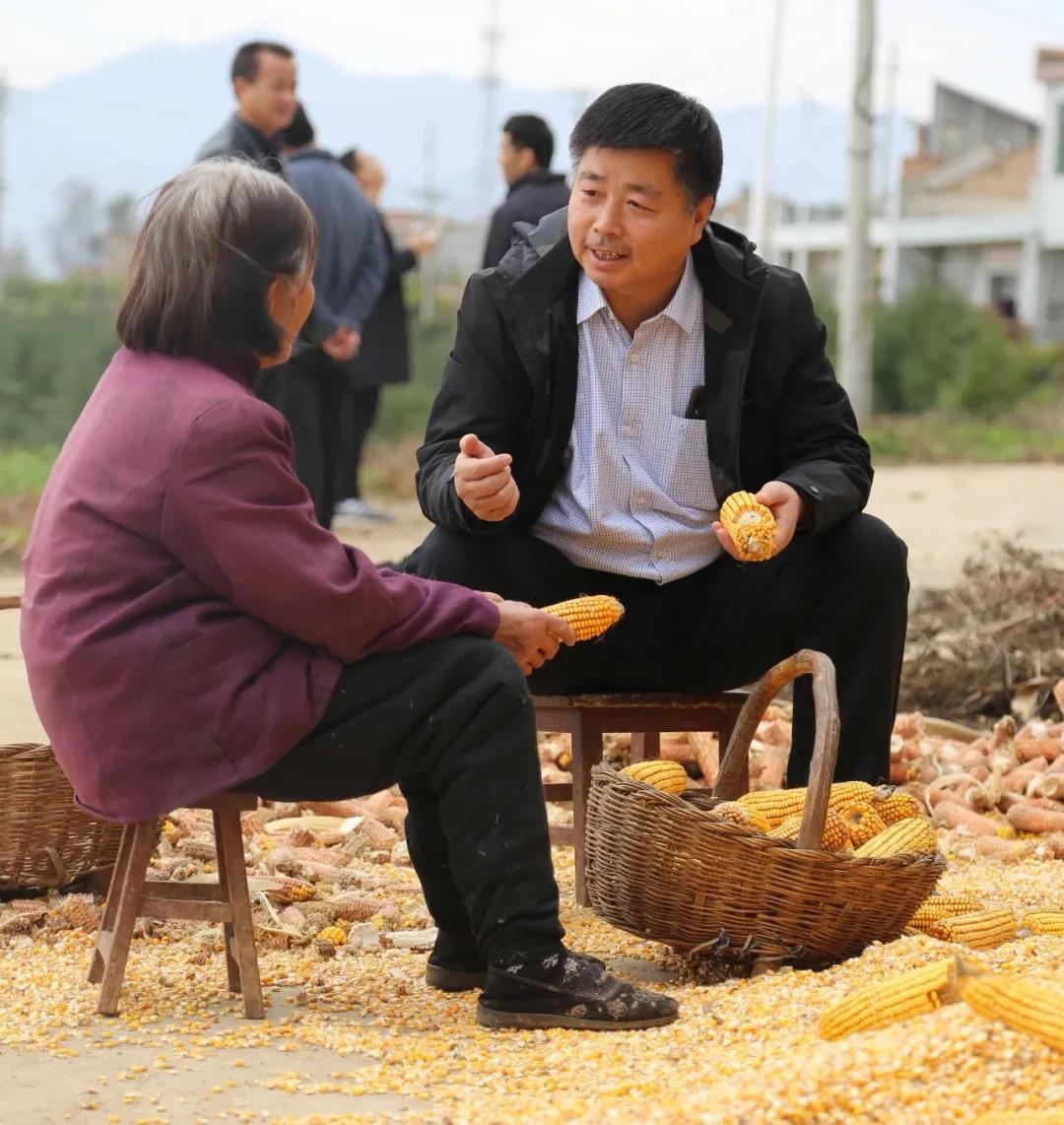 央廣軍事短評丨自主擇業(yè)軍轉干部：戎裝雖解，軍魂猶在，歲月流逝，本色不改-云南能投軍創(chuàng  )產(chǎn)業(yè)投資有限公司