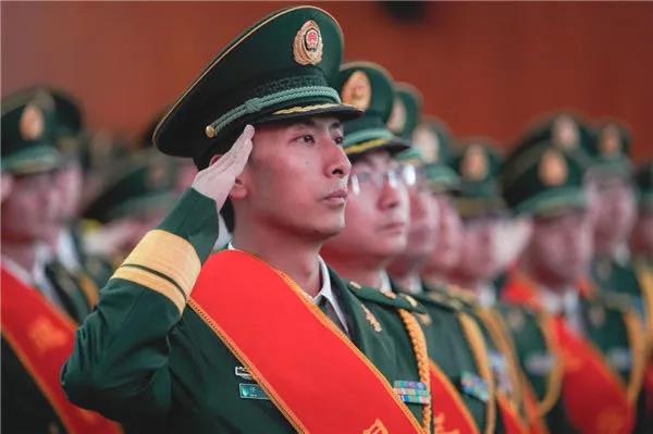 央廣軍事短評丨自主擇業(yè)軍轉干部：戎裝雖解，軍魂猶在，歲月流逝，本色不改-云南能投軍創(chuàng  )產(chǎn)業(yè)投資有限公司