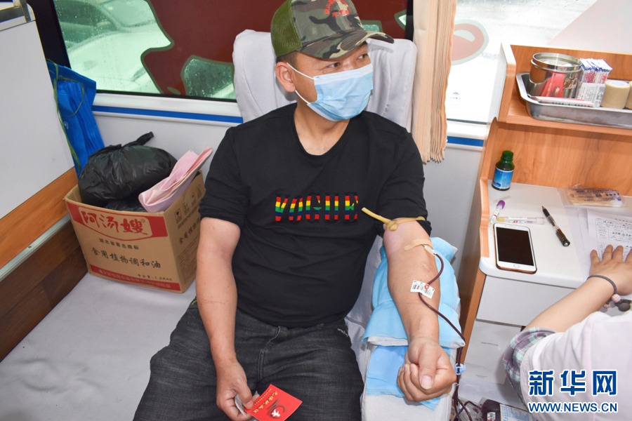 57名退役軍人無(wú)償獻血近2萬(wàn)毫升-云南能投軍創(chuàng  )產(chǎn)業(yè)投資有限公司