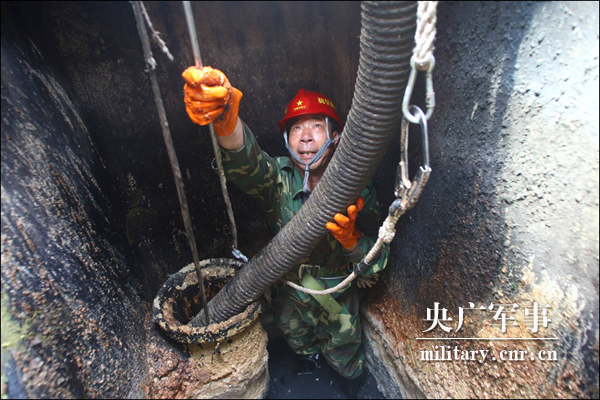 張喜忠：從掏糞工到國慶觀(guān)禮臺嘉賓，“北漂”退伍老兵的人生逆襲-云南能投軍創(chuàng  )產(chǎn)業(yè)投資有限公司