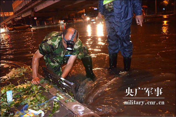 張喜忠：從掏糞工到國慶觀(guān)禮臺嘉賓，“北漂”退伍老兵的人生逆襲-云南能投軍創(chuàng  )產(chǎn)業(yè)投資有限公司
