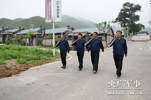 梁建明：駐村扶貧1200多天，鐫刻在十八盤(pán)村的鄉土深情-云南能投軍創(chuàng  )產(chǎn)業(yè)投資有限公司