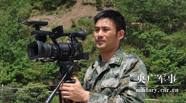 何苦：走進(jìn)山城“棒棒軍”，記錄負重前行的力量-云南能投軍創(chuàng  )產(chǎn)業(yè)投資有限公司