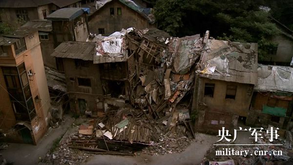 何苦：走進(jìn)山城“棒棒軍”，記錄負重前行的力量-云南能投軍創(chuàng  )產(chǎn)業(yè)投資有限公司