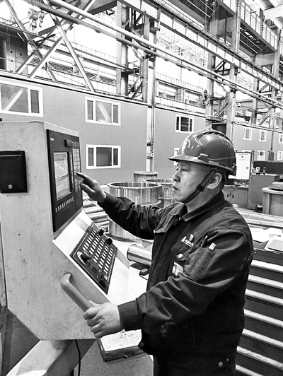 匠心逐夢(mèng)——記退役軍人、哈電集團哈爾濱電機廠(chǎng)有限責任公司首席技師裴永斌-云南能投軍創(chuàng  )產(chǎn)業(yè)投資有限公司