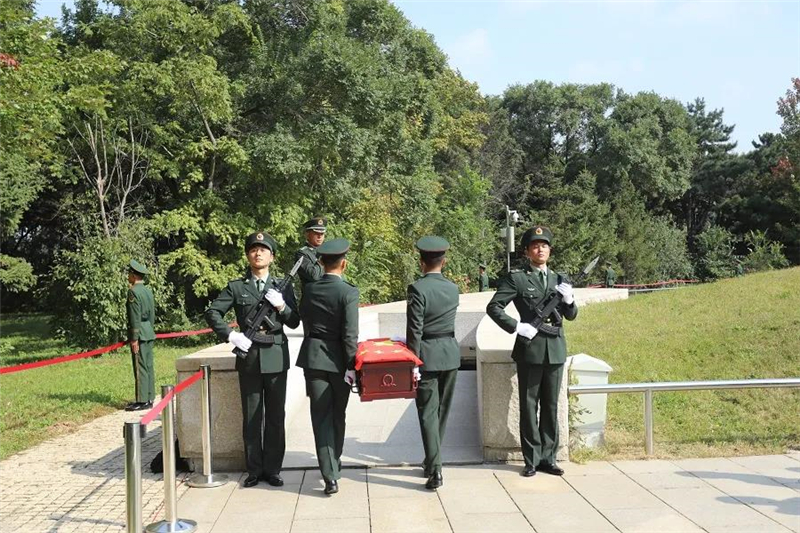 英魂入故土！?第七批在韓志愿軍烈士安葬儀式在沈陽(yáng)舉行-云南能投軍創(chuàng  )產(chǎn)業(yè)投資有限公司