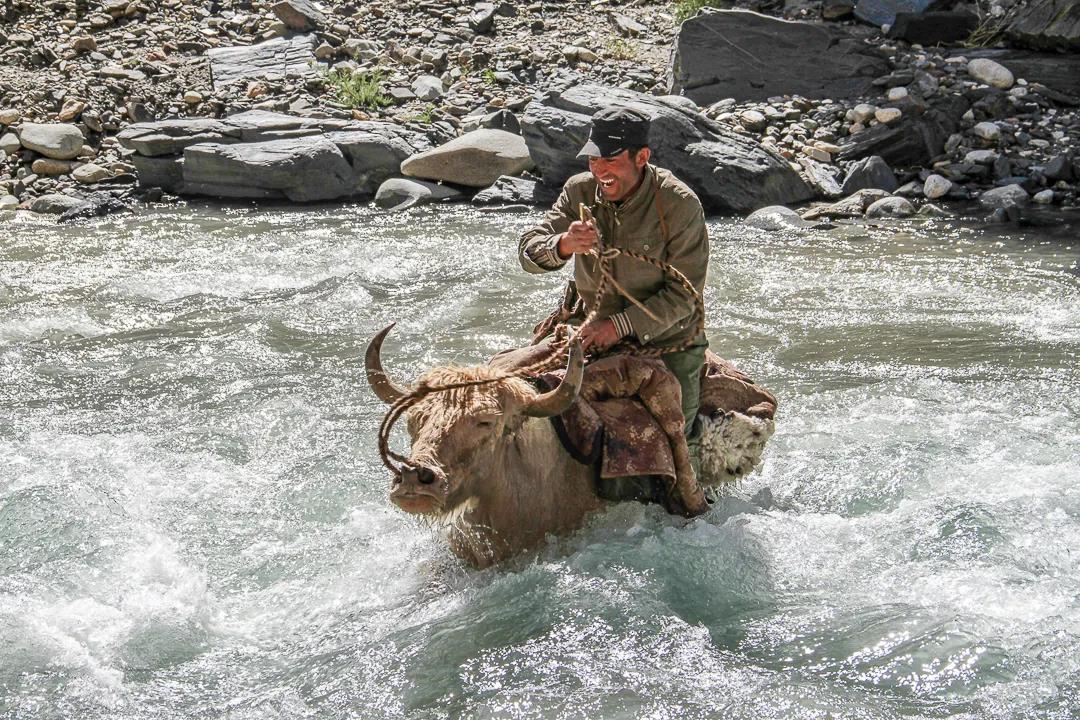 紀念我的戰友，拉齊尼·巴依卡-云南能投軍創(chuàng  )產(chǎn)業(yè)投資有限公司