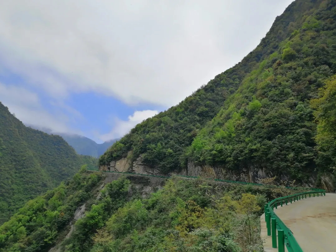 陳鵬：三峽之巔，書(shū)寫(xiě)忠誠-云南能投軍創(chuàng  )產(chǎn)業(yè)投資有限公司