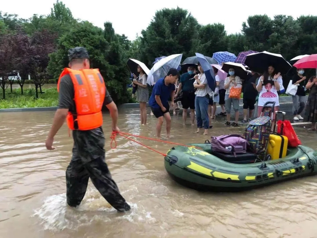 若有戰，召必回！各地退役軍人星夜馳援河南！-云南能投軍創(chuàng  )產(chǎn)業(yè)投資有限公司