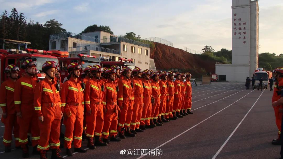 若有戰，召必回！各地退役軍人星夜馳援河南！-云南能投軍創(chuàng  )產(chǎn)業(yè)投資有限公司