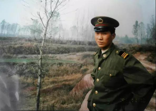 退役不褪色，暴雨中，這些退役軍人真給力-云南能投軍創(chuàng  )產(chǎn)業(yè)投資有限公司