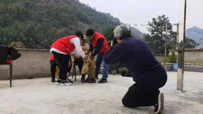 這張大“合影”，太珍貴了！-云南能投軍創(chuàng  )產(chǎn)業(yè)投資有限公司