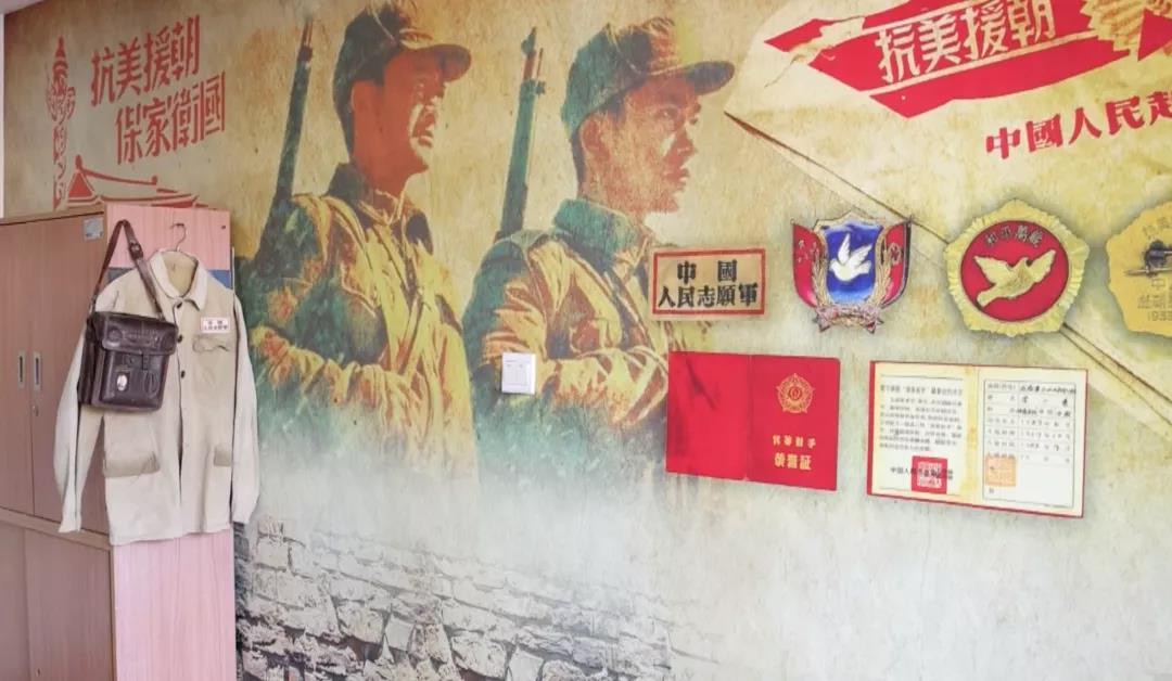 搪瓷缸、軍大衣……病房變“營(yíng)房” 只為喚醒他們的記憶-云南能投軍創(chuàng  )產(chǎn)業(yè)投資有限公司