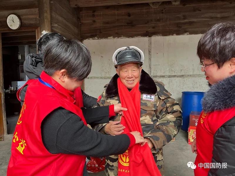 關(guān)愛(ài)老兵，你我同行-云南能投軍創(chuàng  )產(chǎn)業(yè)投資有限公司