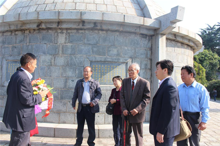 39年如一日，退伍老兵徐振理踏訪(fǎng)千山萬(wàn)水為英烈尋親-云南能投軍創(chuàng  )產(chǎn)業(yè)投資有限公司