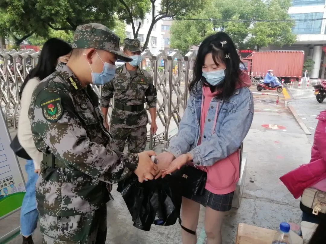 疫情不退老兵不退 退役軍人奮戰抗疫一線(xiàn)-云南能投軍創(chuàng  )產(chǎn)業(yè)投資有限公司