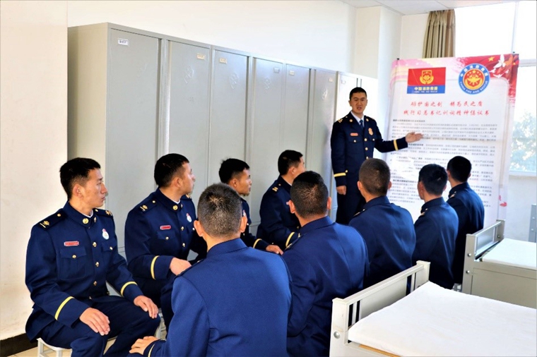 他在高山懸崖上“飛檐走壁”，營(yíng)救80多人-云南能投軍創(chuàng  )產(chǎn)業(yè)投資有限公司