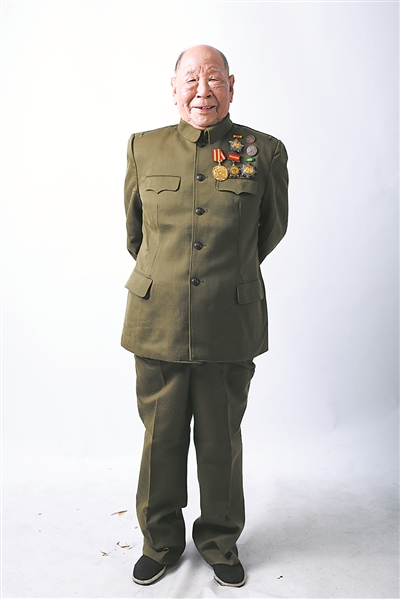 102歲老兵病床上囑咐孫女代交黨費的視頻讓人淚目……-云南能投軍創(chuàng  )產(chǎn)業(yè)投資有限公司