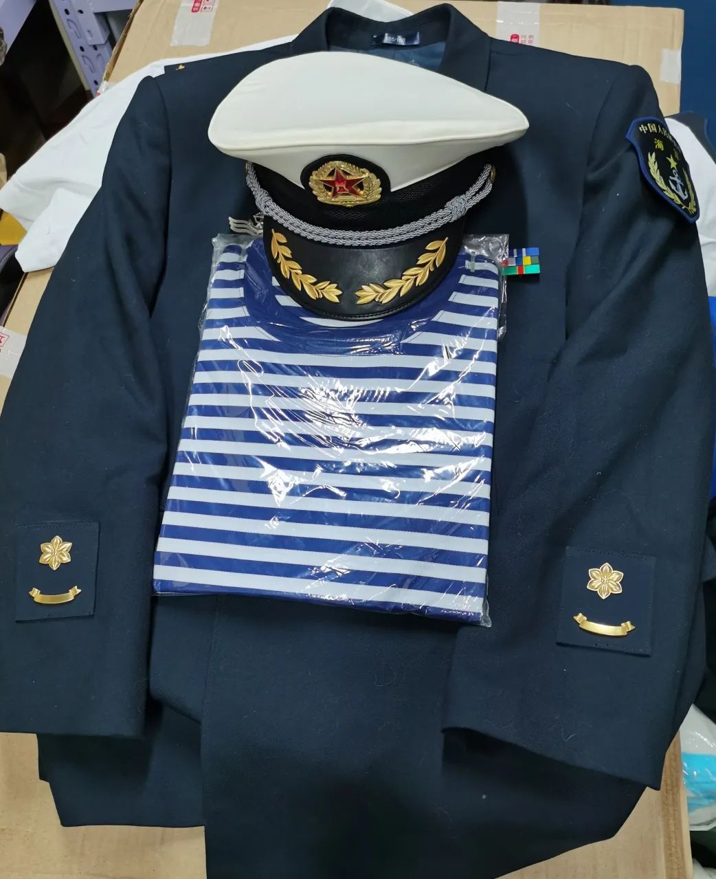 了不起的退役軍人丨40歲從軍醫“跨界”到海關(guān)，他竟還能年年拿第一！-云南能投軍創(chuàng  )產(chǎn)業(yè)投資有限公司