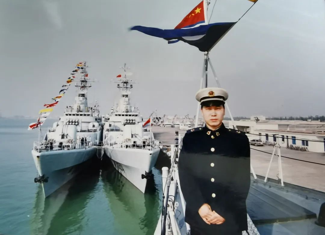 了不起的退役軍人丨40歲從軍醫“跨界”到海關(guān)，他竟還能年年拿第一！-云南能投軍創(chuàng  )產(chǎn)業(yè)投資有限公司