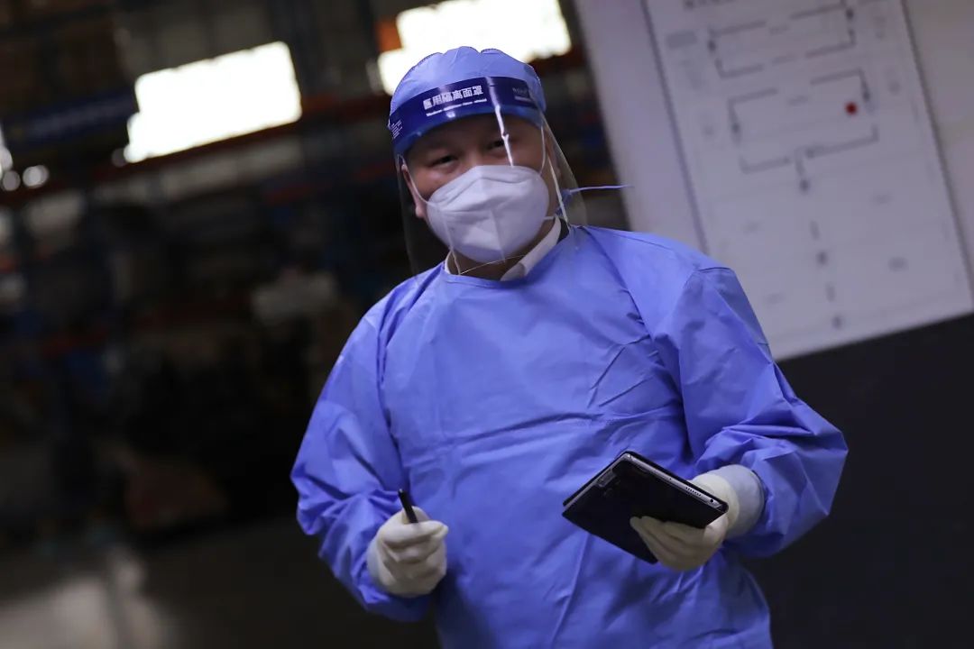 了不起的退役軍人丨40歲從軍醫“跨界”到海關(guān)，他竟還能年年拿第一！-云南能投軍創(chuàng  )產(chǎn)業(yè)投資有限公司