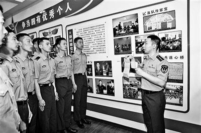 33封信，33張匯款單，見(jiàn)證第80集團軍某旅“紅一連”老兵劉海峰的忠誠與擔當——
 他還是那個(gè)“精神富足”的兵-云南能投軍創(chuàng  )產(chǎn)業(yè)投資有限公司