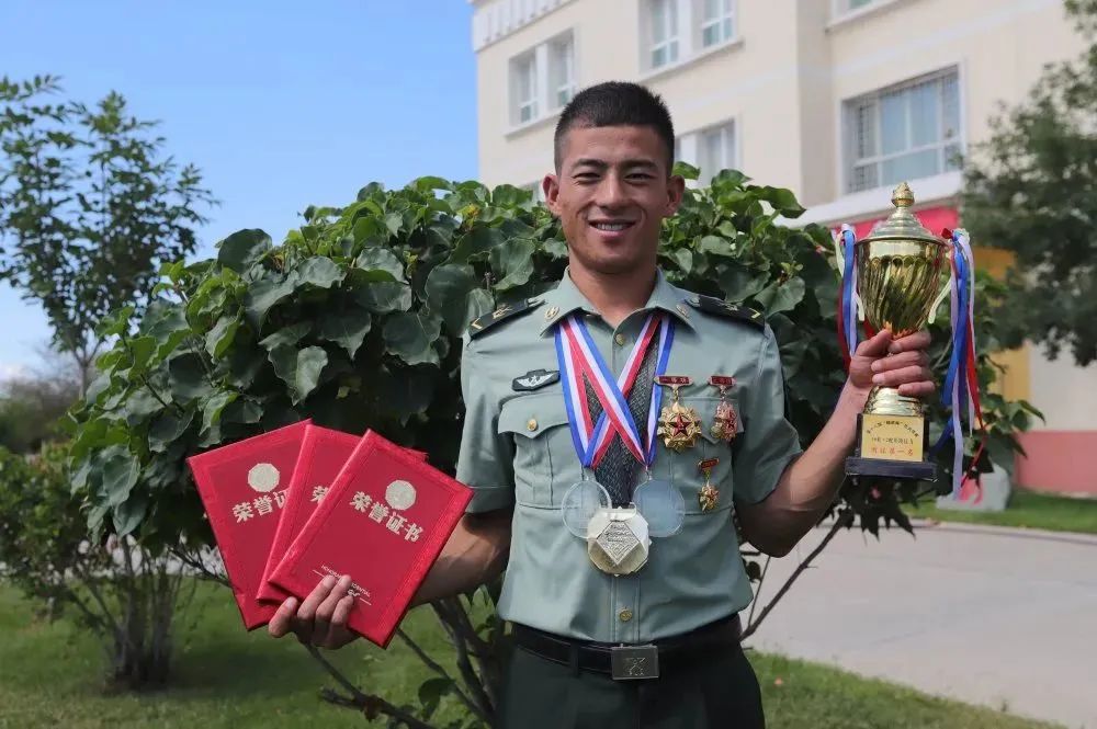 提干！從農民工到一等功！-云南能投軍創(chuàng  )產(chǎn)業(yè)投資有限公司