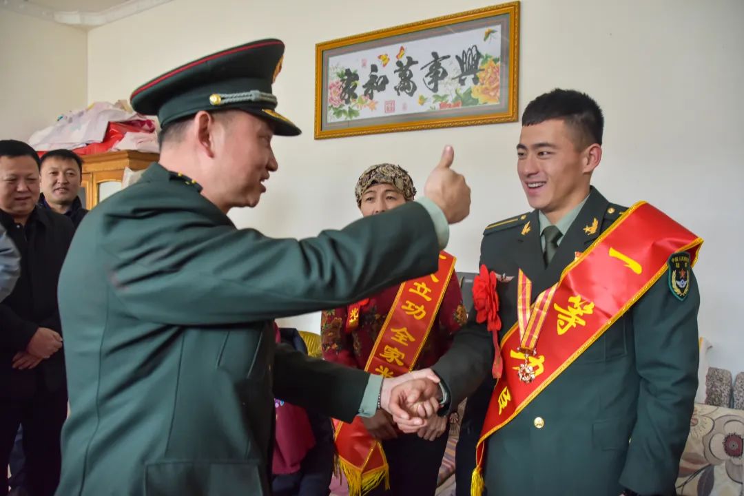 提干！從農民工到一等功！-云南能投軍創(chuàng  )產(chǎn)業(yè)投資有限公司