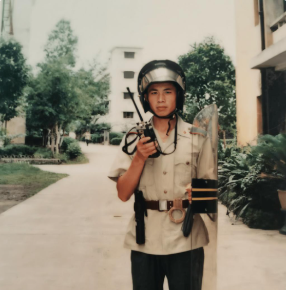 退役軍人陳吉祥：海地維和枕著(zhù)槍聲入眠，深圳三防迎戰狂風(fēng)暴雨-云南能投軍創(chuàng  )產(chǎn)業(yè)投資有限公司