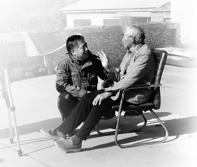 他們與時(shí)間賽跑，為100位參戰老兵留下掌印和影像-云南能投軍創(chuàng  )產(chǎn)業(yè)投資有限公司