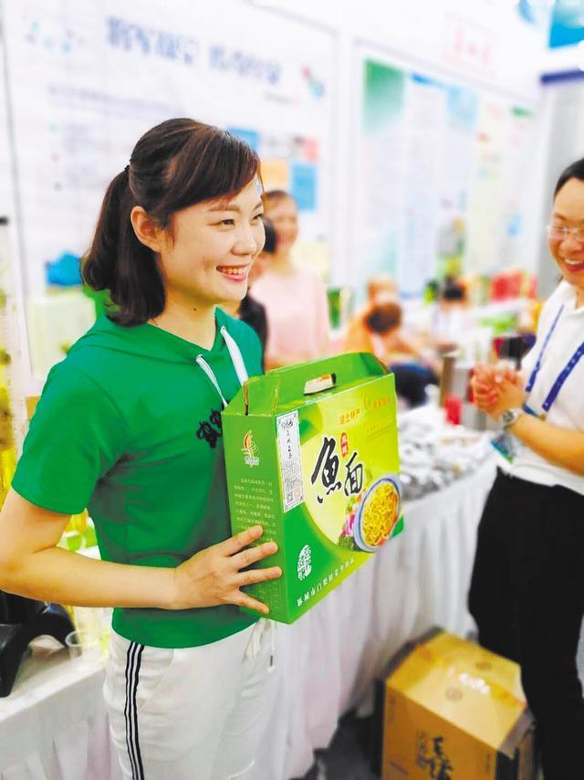 了不起！這群退役女兵在平凡崗位上做出了不平凡的業(yè)績(jì)-云南能投軍創(chuàng  )產(chǎn)業(yè)投資有限公司