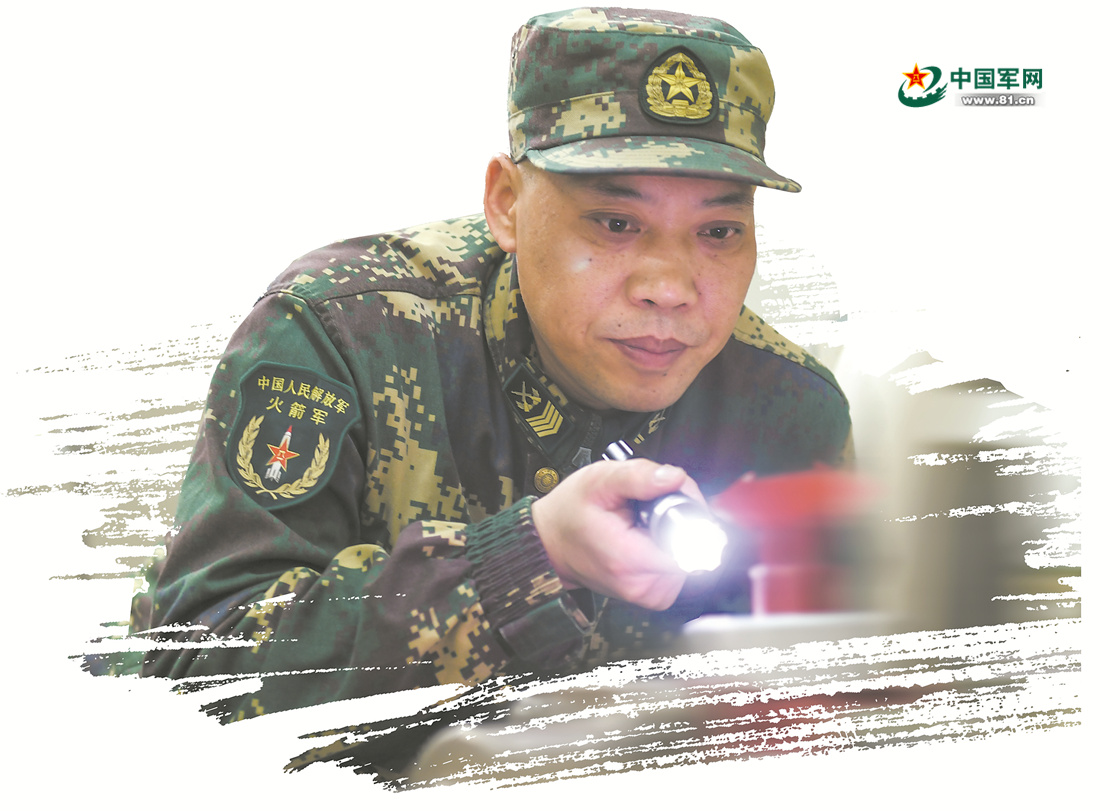 4名火箭軍老兵告別軍營(yíng) 烈焰見(jiàn)證歲月榮光-云南能投軍創(chuàng  )產(chǎn)業(yè)投資有限公司