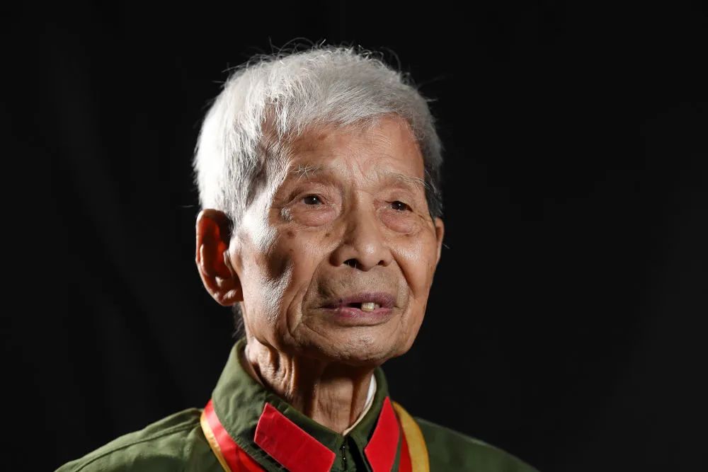 浴血榮光丨致敬抗戰老戰士——王國華、宮健-云南能投軍創(chuàng  )產(chǎn)業(yè)投資有限公司