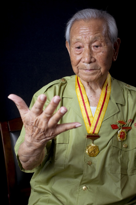 浴血榮光丨致敬抗戰老戰士——汪鳳儀-云南能投軍創(chuàng  )產(chǎn)業(yè)投資有限公司