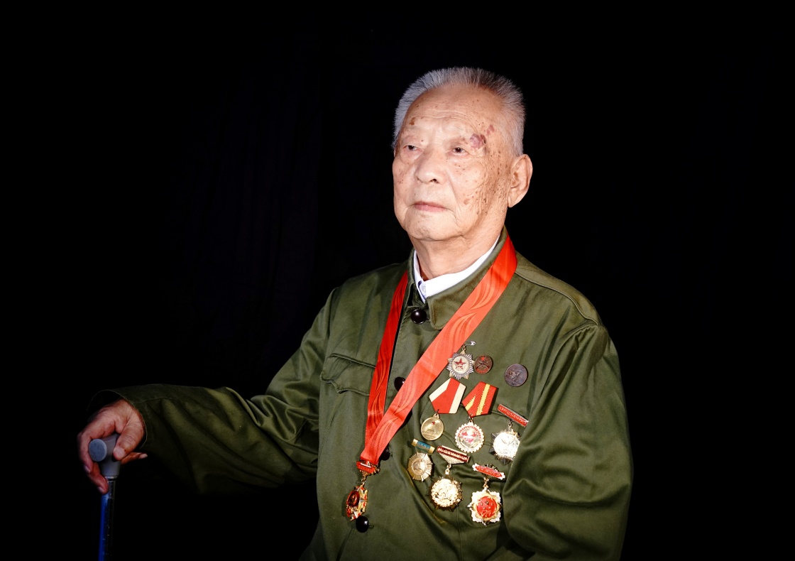 浴血榮光丨致敬抗戰老戰士——劉振聲-云南能投軍創(chuàng  )產(chǎn)業(yè)投資有限公司