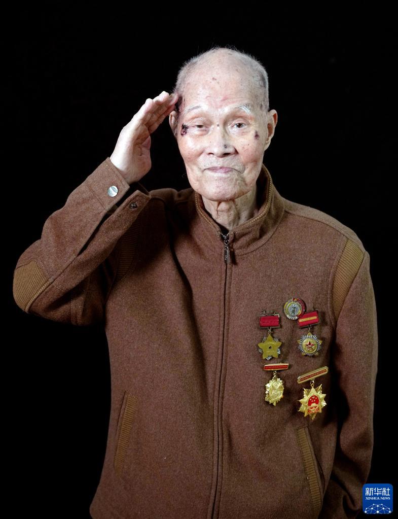 浴血榮光丨致敬抗戰老戰士——劉炳林-云南能投軍創(chuàng  )產(chǎn)業(yè)投資有限公司