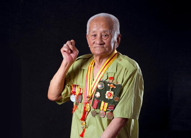 浴血榮光丨致敬抗戰老戰士——張樹(shù)娥-云南能投軍創(chuàng  )產(chǎn)業(yè)投資有限公司