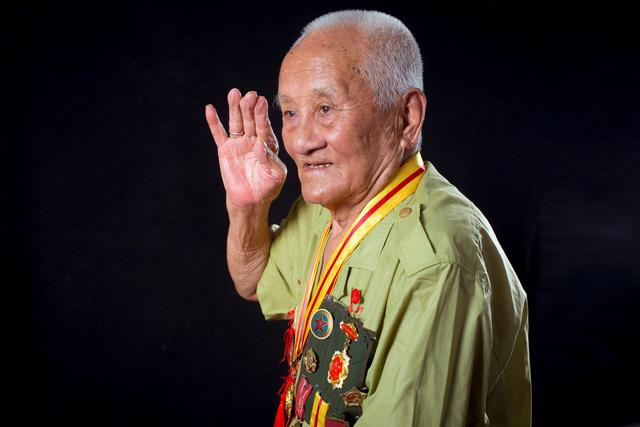 浴血榮光丨致敬抗戰老戰士——張樹(shù)娥-云南能投軍創(chuàng  )產(chǎn)業(yè)投資有限公司