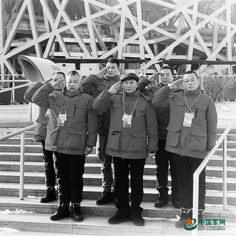 全國“最美退役軍人”鐘自奇：“夜空花匠”綻放燦爛人生-云南能投軍創(chuàng  )產(chǎn)業(yè)投資有限公司