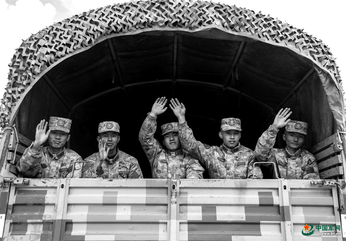 中國邊關(guān)丨雪山腳下，老兵不忍說(shuō)“再見(jiàn)”-云南能投軍創(chuàng  )產(chǎn)業(yè)投資有限公司