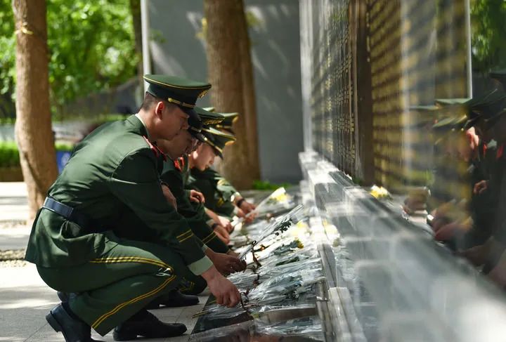 新華社：愿得此身長(cháng)報國——寫(xiě)在第十個(gè)烈士紀念日到來(lái)之際-云南能投軍創(chuàng  )產(chǎn)業(yè)投資有限公司