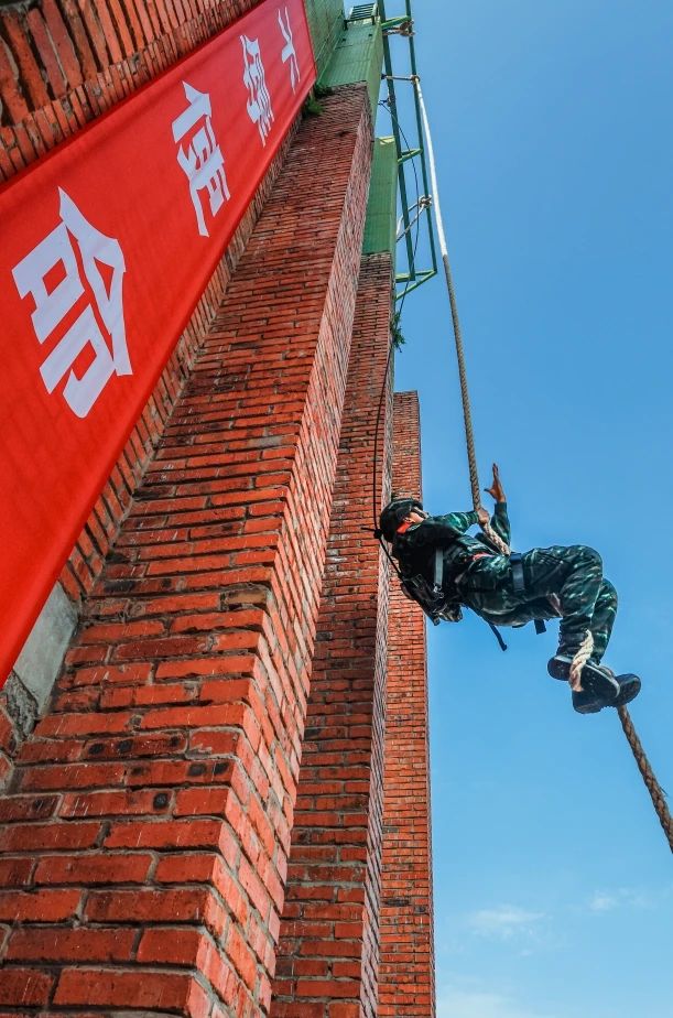 “今天，我退役了……”揮淚告別，他們踏上新征程-云南能投軍創(chuàng  )產(chǎn)業(yè)投資有限公司