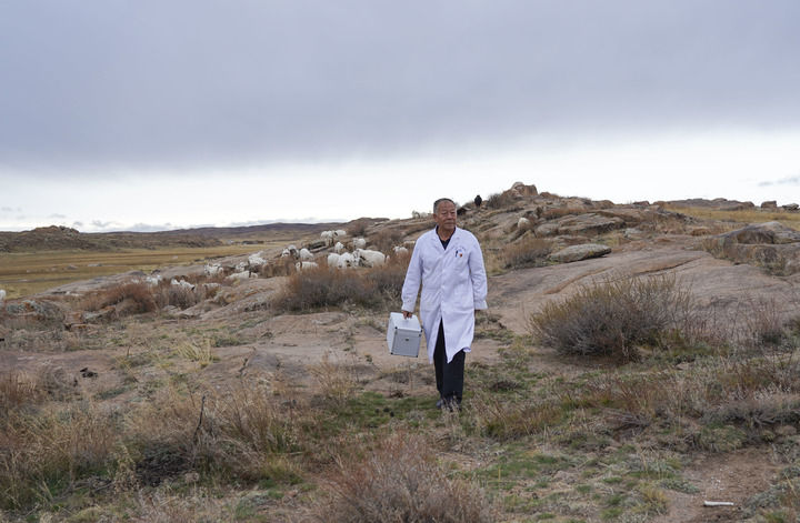 行醫邊疆愛(ài)無(wú)疆——記堅守深山牧區37載的“健康守護人”李琳-云南能投軍創(chuàng  )產(chǎn)業(yè)投資有限公司