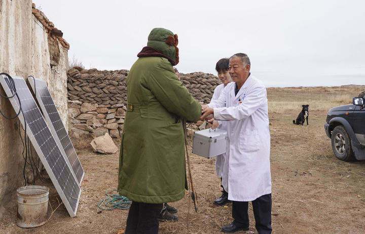 行醫邊疆愛(ài)無(wú)疆——記堅守深山牧區37載的“健康守護人”李琳-云南能投軍創(chuàng  )產(chǎn)業(yè)投資有限公司